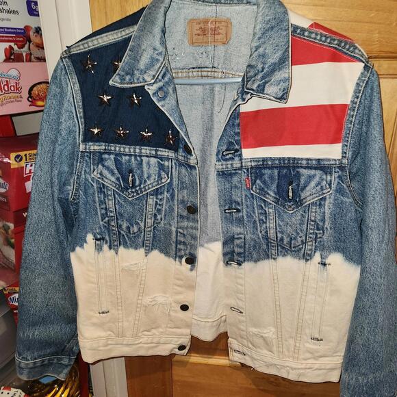 Vintage Levis Sz 40 Patriotic Denim Jacket Made in USA Mens Med Womens Large